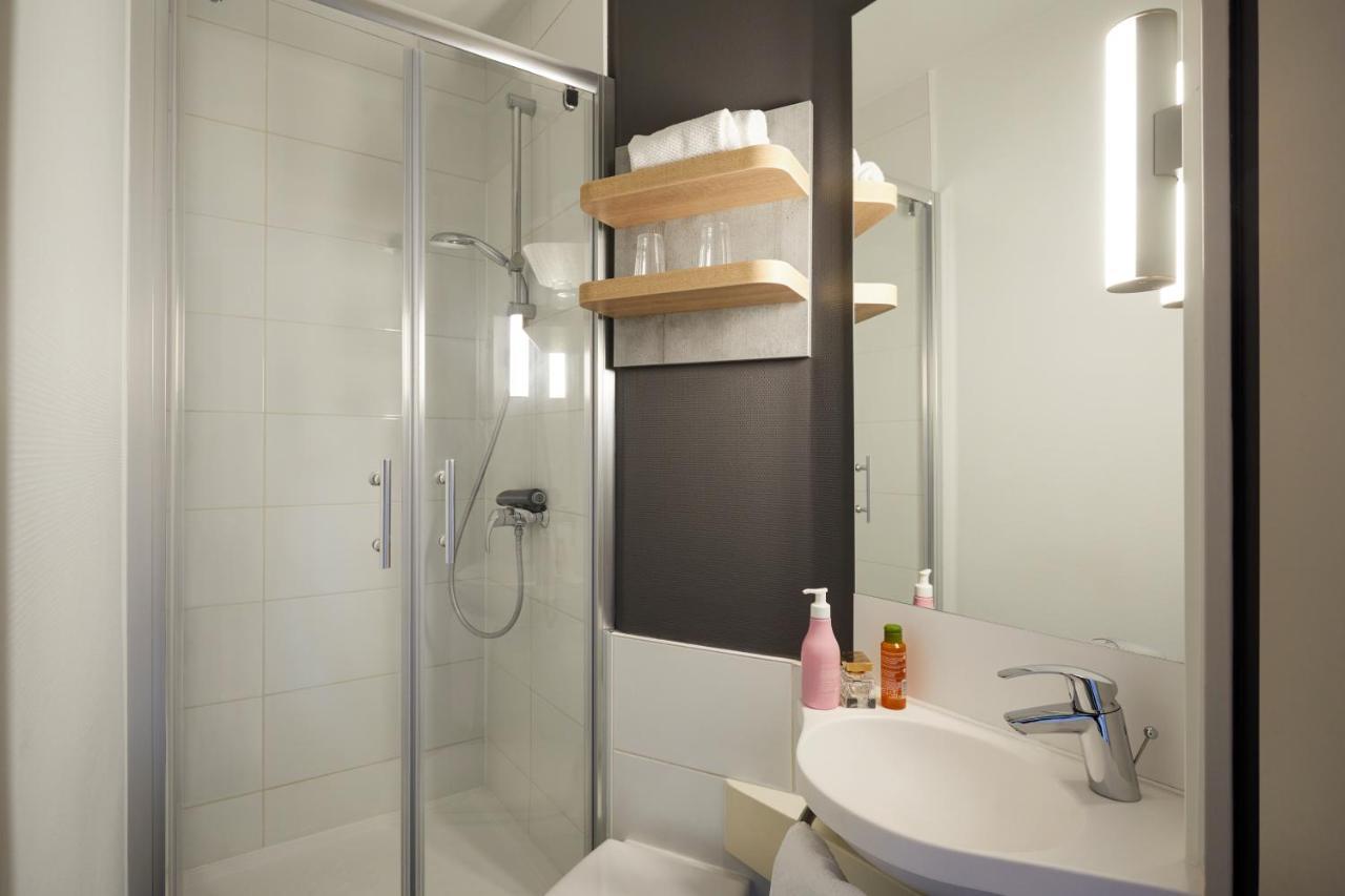 Chambre Triple avec 1 Lit Double et 1 Lit Superposé