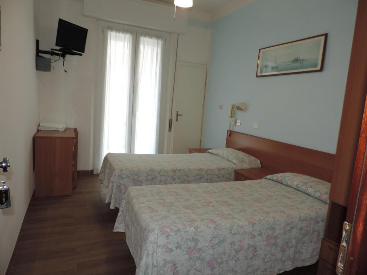 Twin Room,1039777645:JPEG