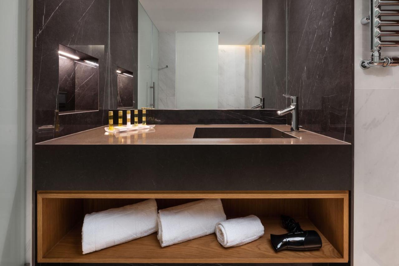 Chambre Double Deluxe avec Balcon - Vue sur Avenue des Aliados
