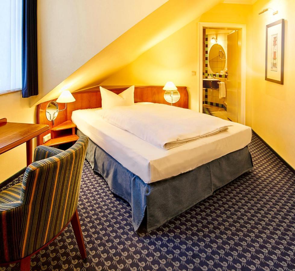Single Room,1589316419:JPEG