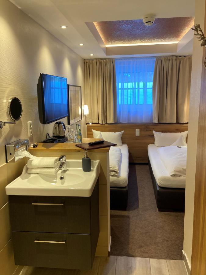 Small Double Room,1589305891:JPEG