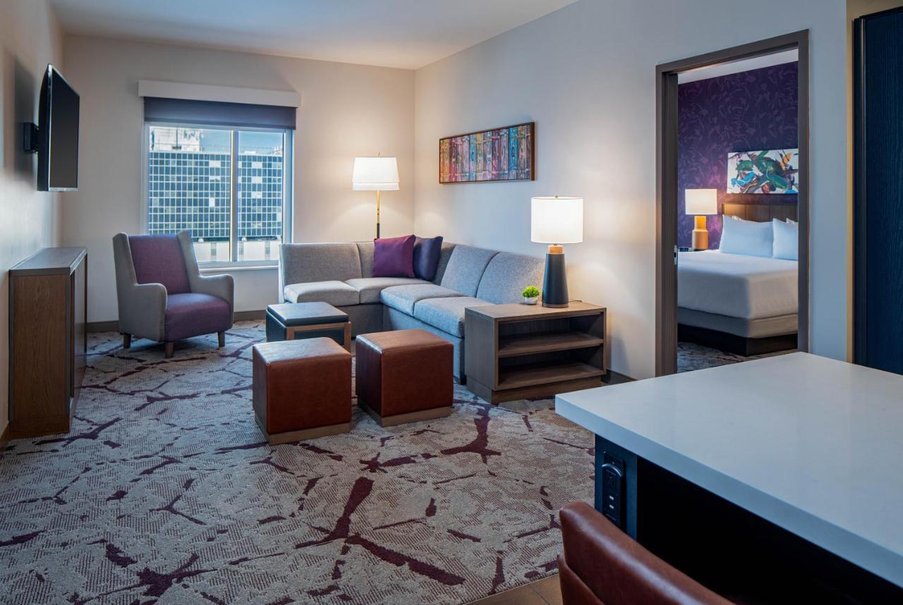 Suite mit 1 Schlafzimmer mit Kingsize-Bett, Küche und Schlafsofa