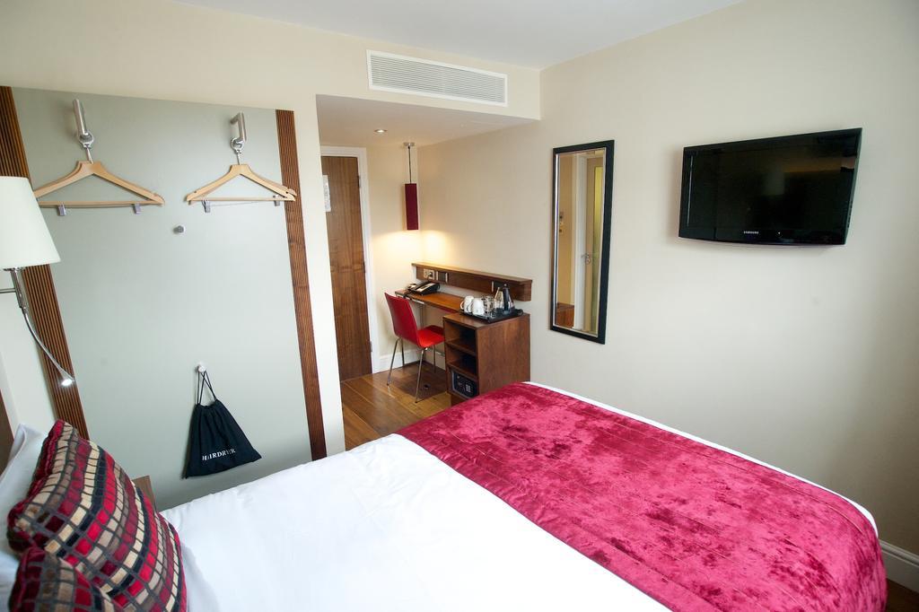 Small Double Room,703610755:JPEG