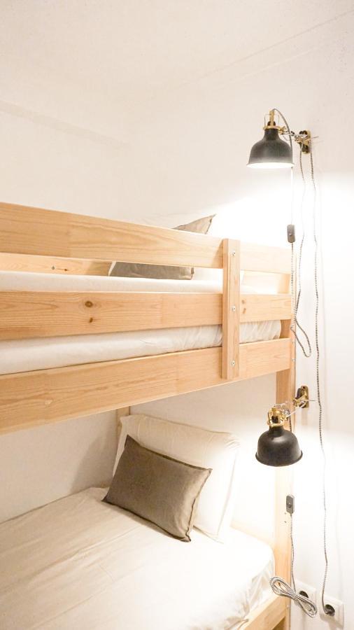 Chambre avec Lits Superposés et Salle de Bains Commune