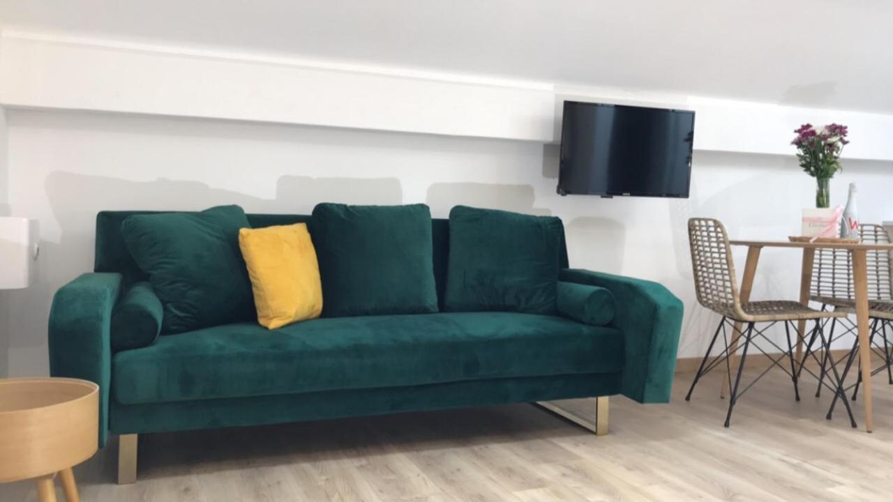 Studio Triple Standard