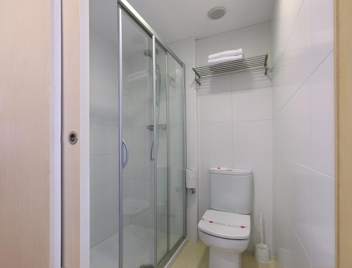 Family Room,1742634312:JPEG