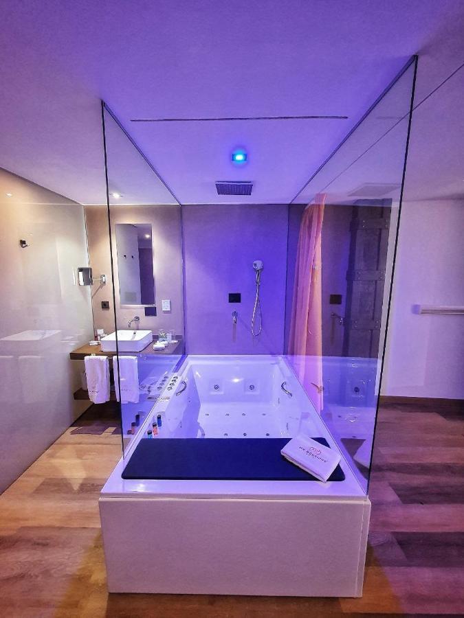 Junior Suite with Hot Tub,451360923:JPEG
