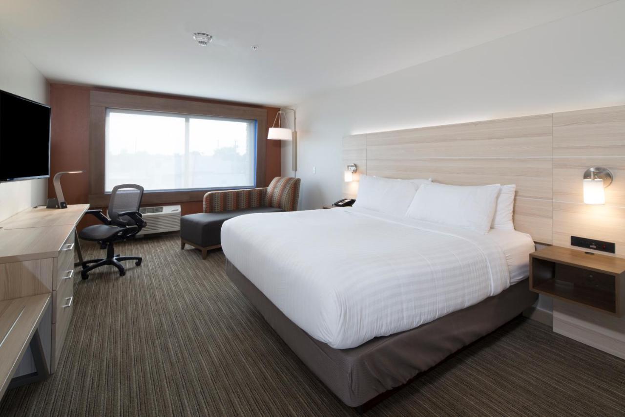 Standard King Room with Sofa Bed