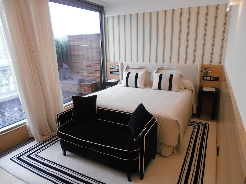 Habitación con vistas al mar y terraza - 1 cama grande