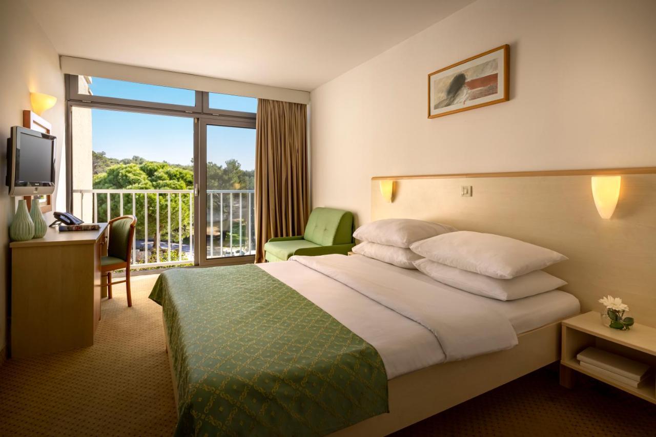 Room for 1+1
