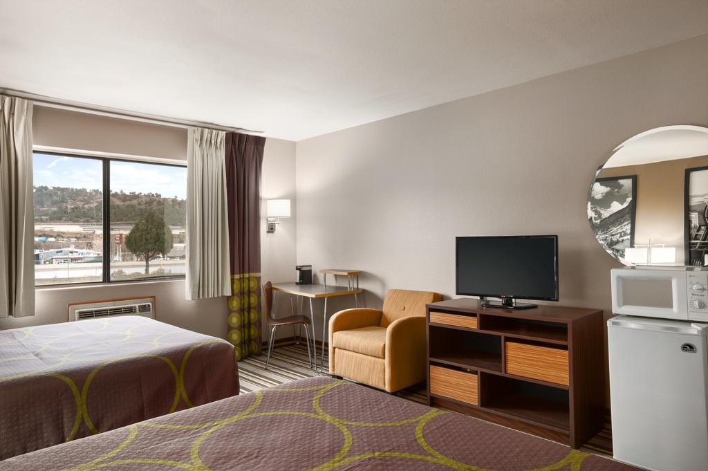 Queen Room with Two Queen Beds - Non-Smoking,112882266:JPEG