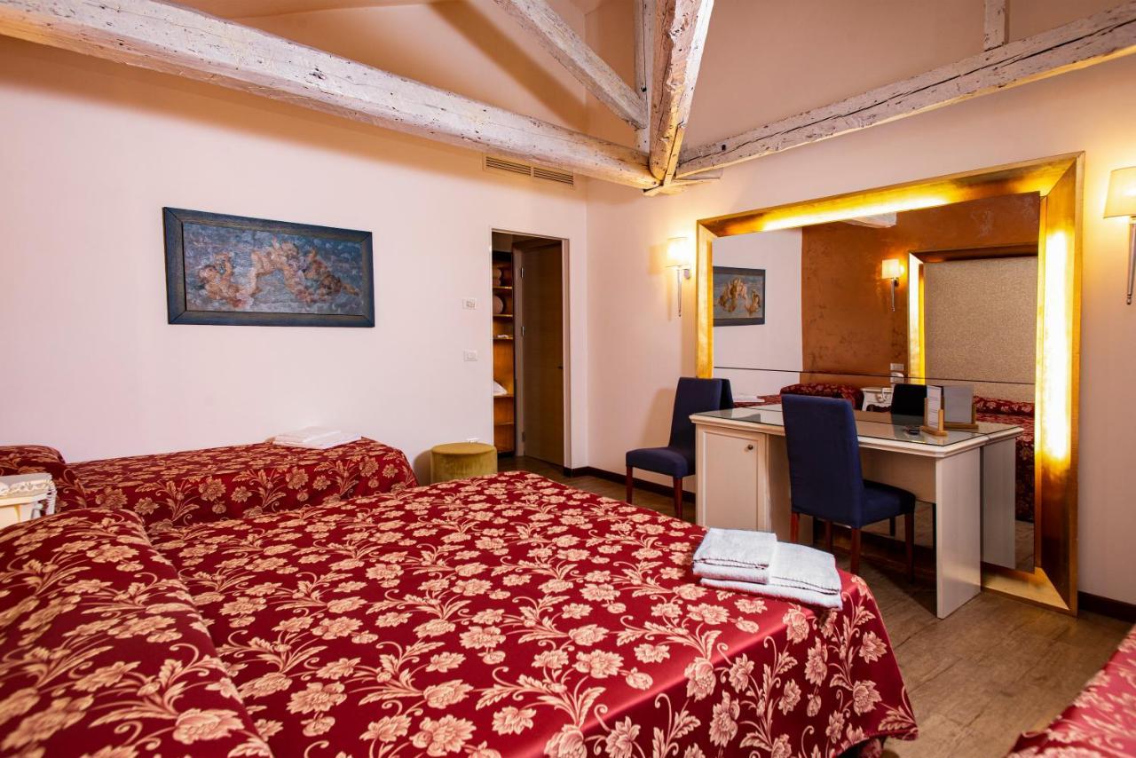 Deluxe Quadruple Room,1141692817:JPEG