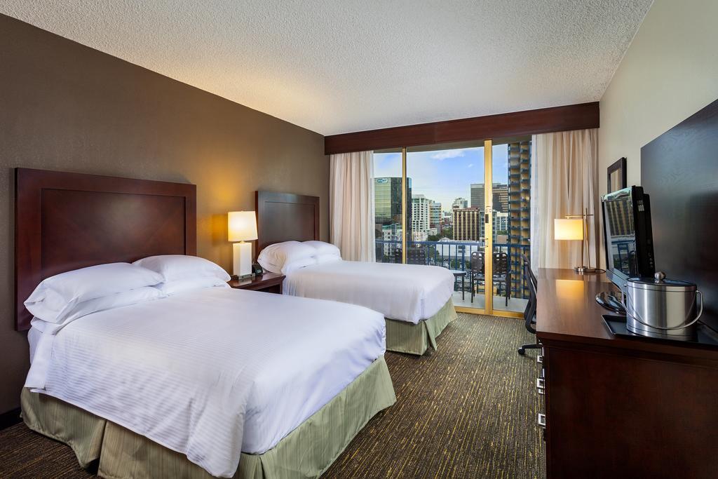 2 Double Beds, Superior Room, Skyline View, Non-Smoking