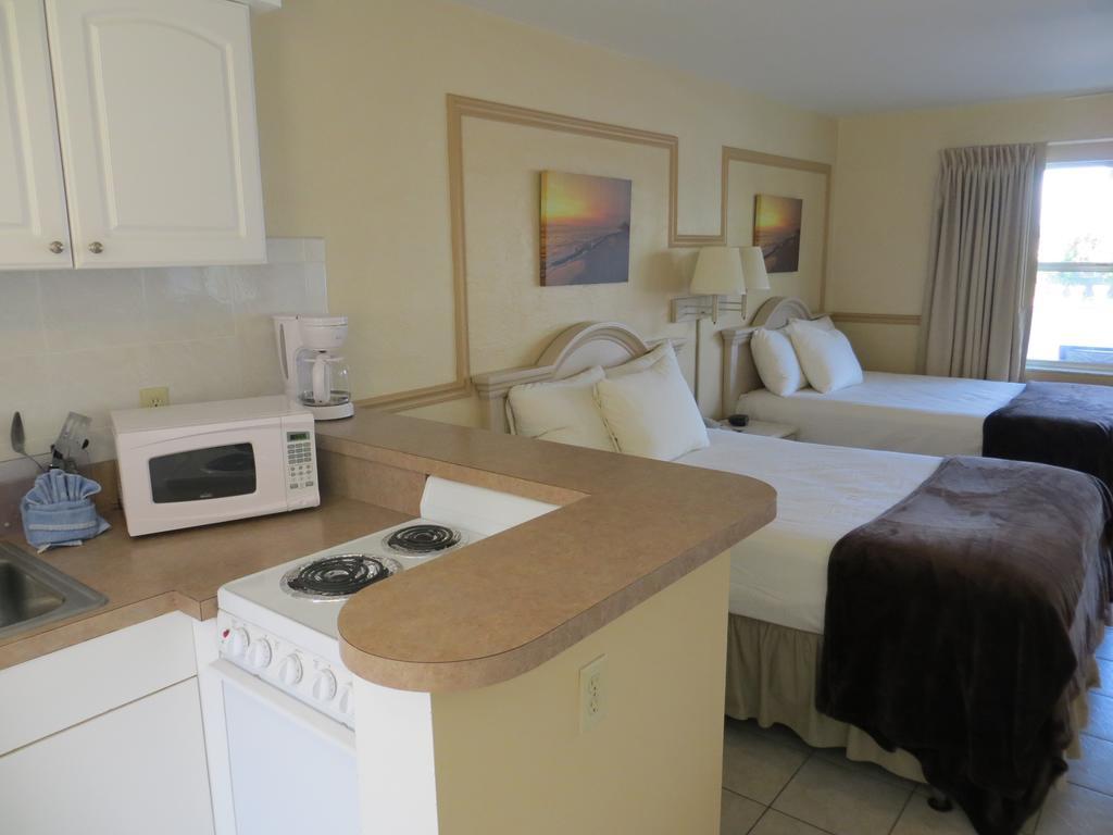 Deluxe Double Room with Two Double Beds,113288961:JPEG