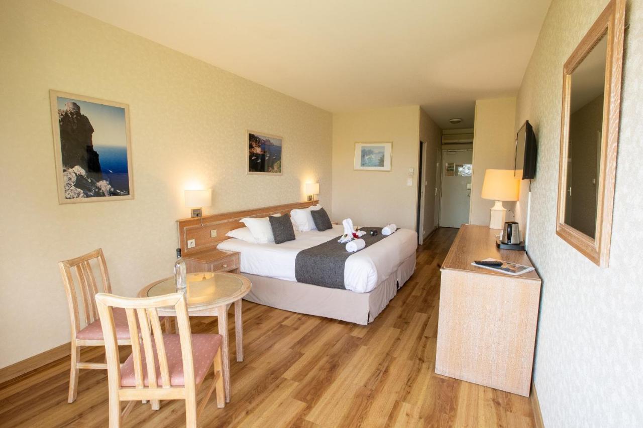 Chambre Supérieure - Balcon et Vue sur Mer