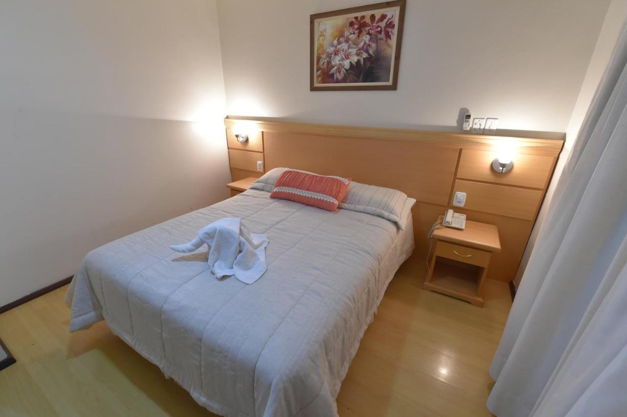 Quarto Duplo