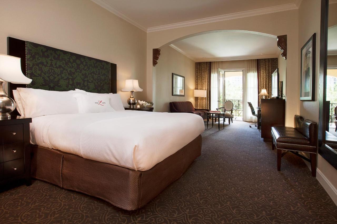 Premium Room, 1 King Bed, Balcony,1210533505:JPEG