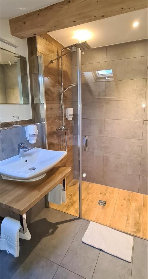 Double Room with Lake View,991286236:JPEG