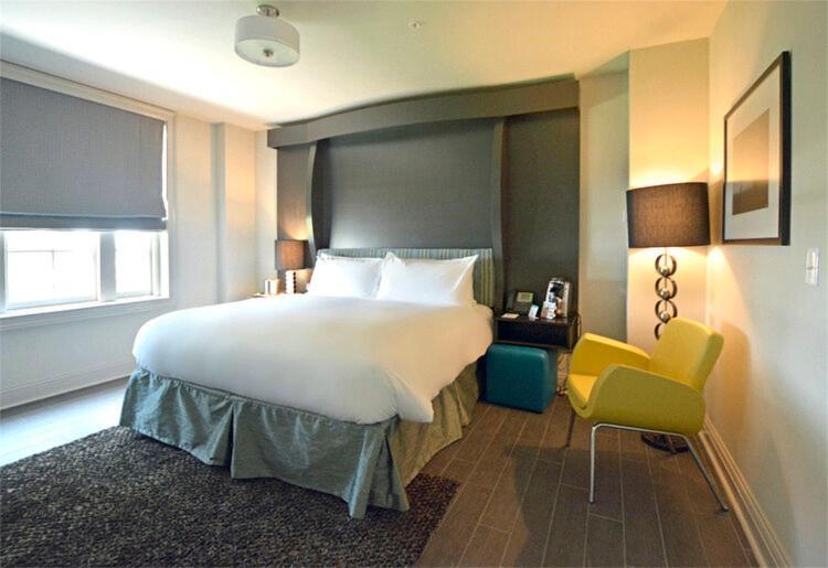 Queen Bed Residential View