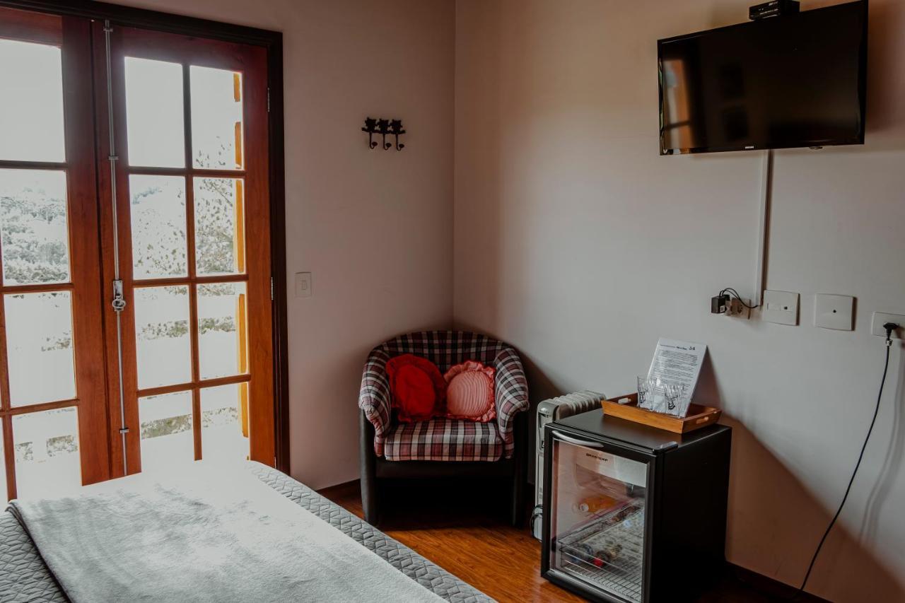 Quarto com Cama de Casal ou 2 de Solteiro e Varanda