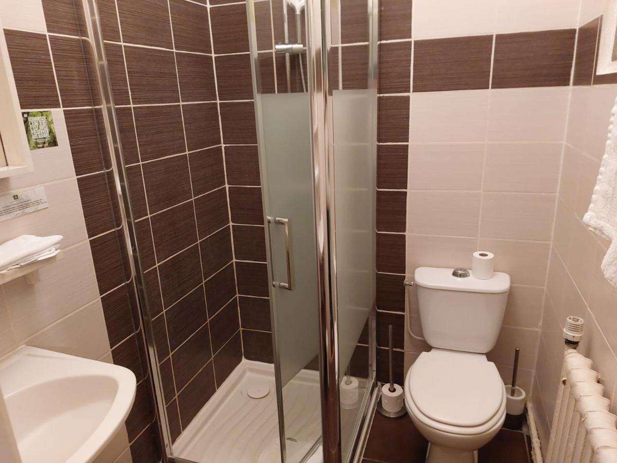 Standard Triple Room,1498940503:JPEG