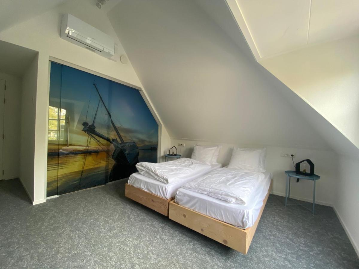 Tweepersoonskamer met 2 Aparte Bedden en Balkon