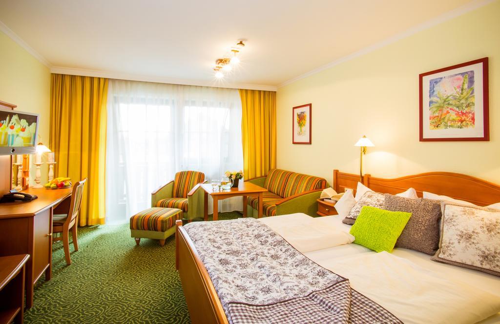 Doppelzimmer mit Balkon