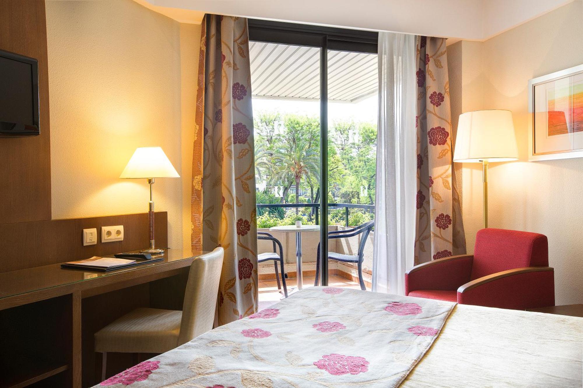 Chambre Lits Jumeaux avec Lit d'Appoint (2 Adultes + 1 Enfant)