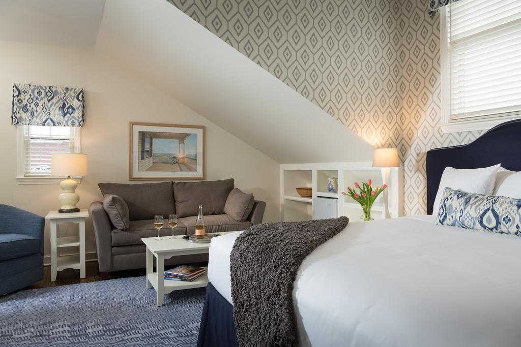King Room with Sofa Bed,700215688:JPEG