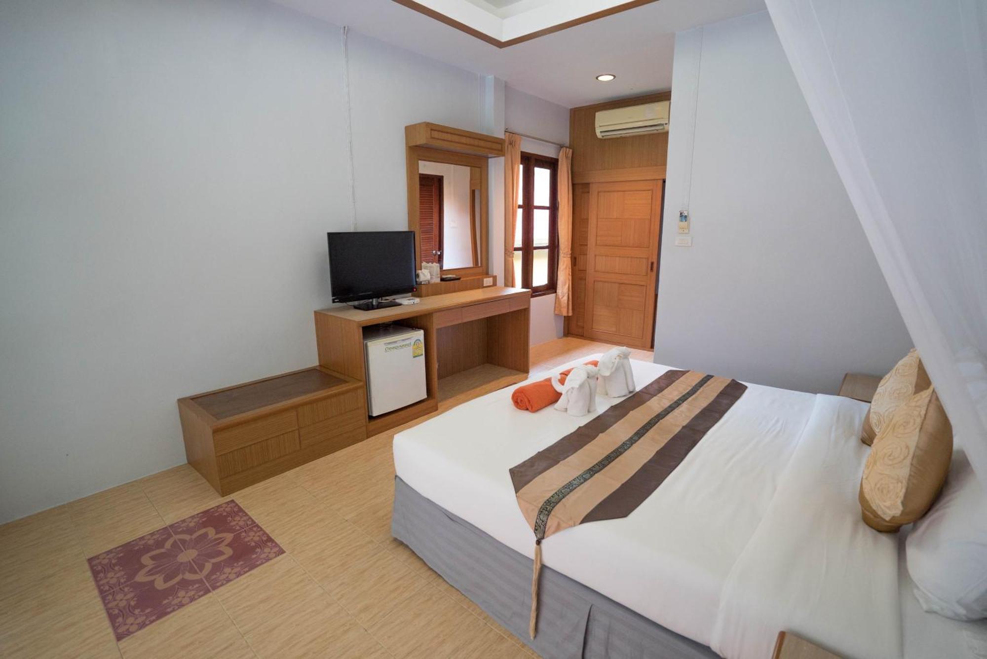 Superior semi-detached Cottage