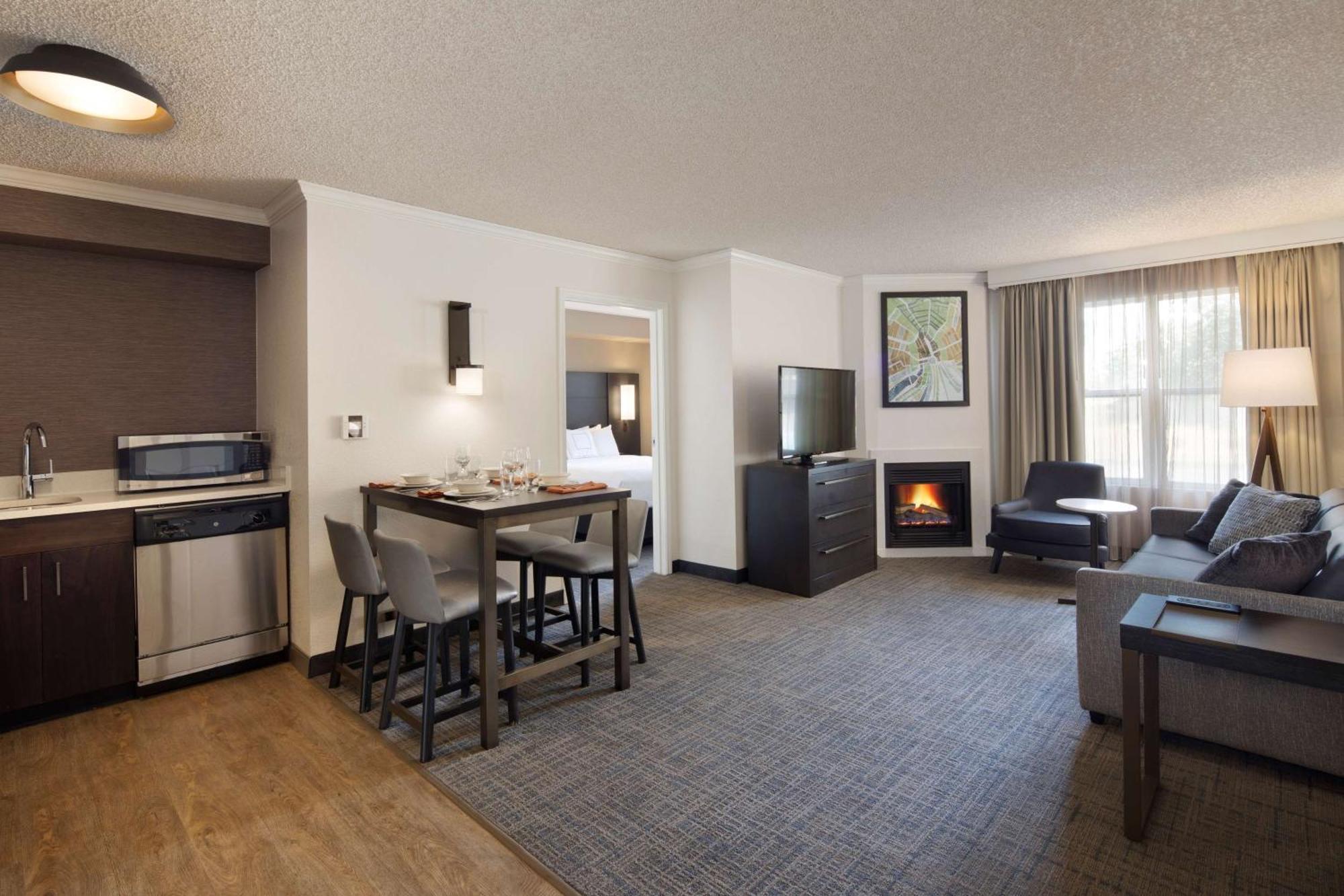 Two Bedroom Suite Queen in Each -Hearing Accessible,1210737556:JPEG