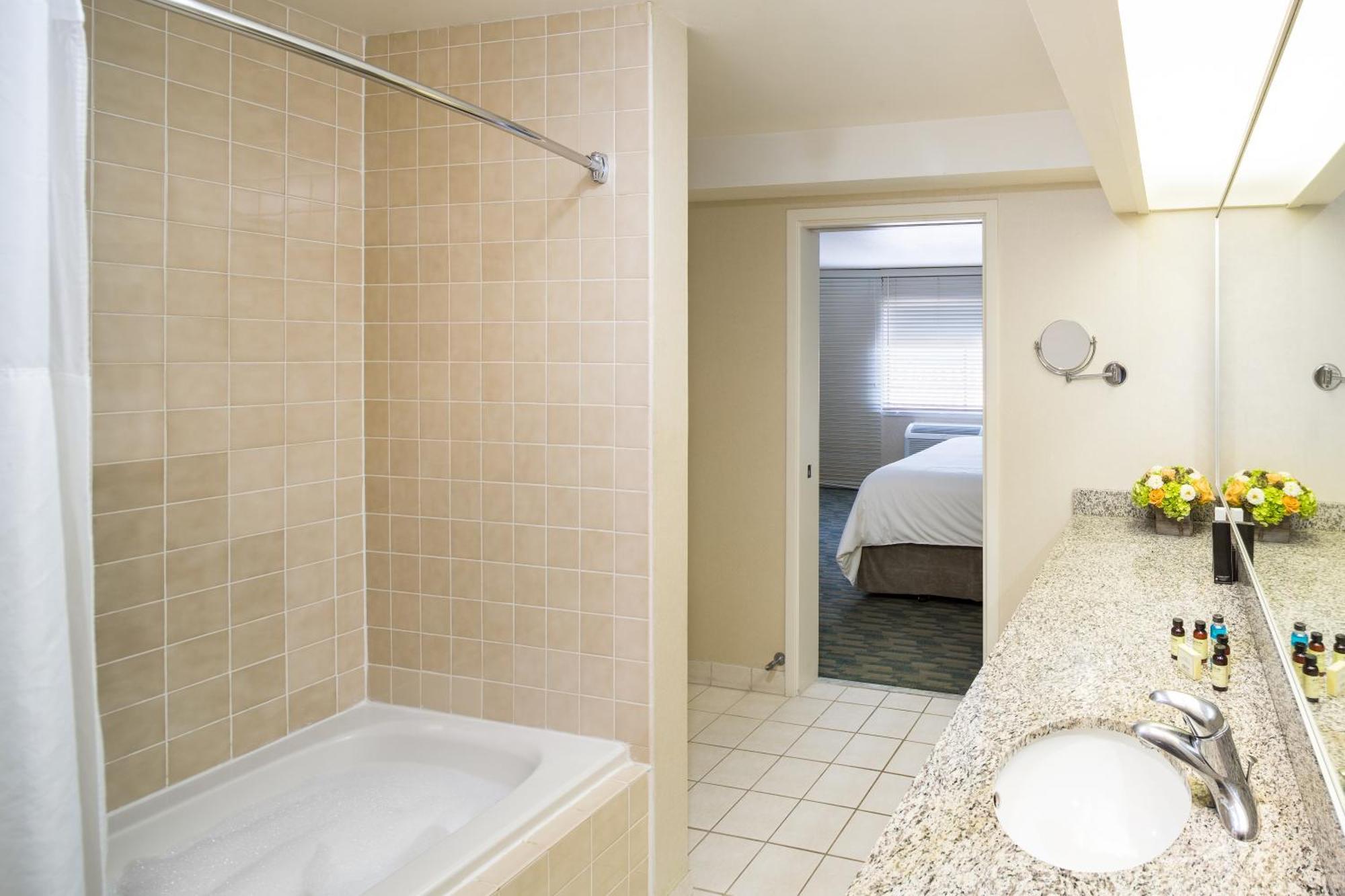 Executive Suite,1211589583:JPEG