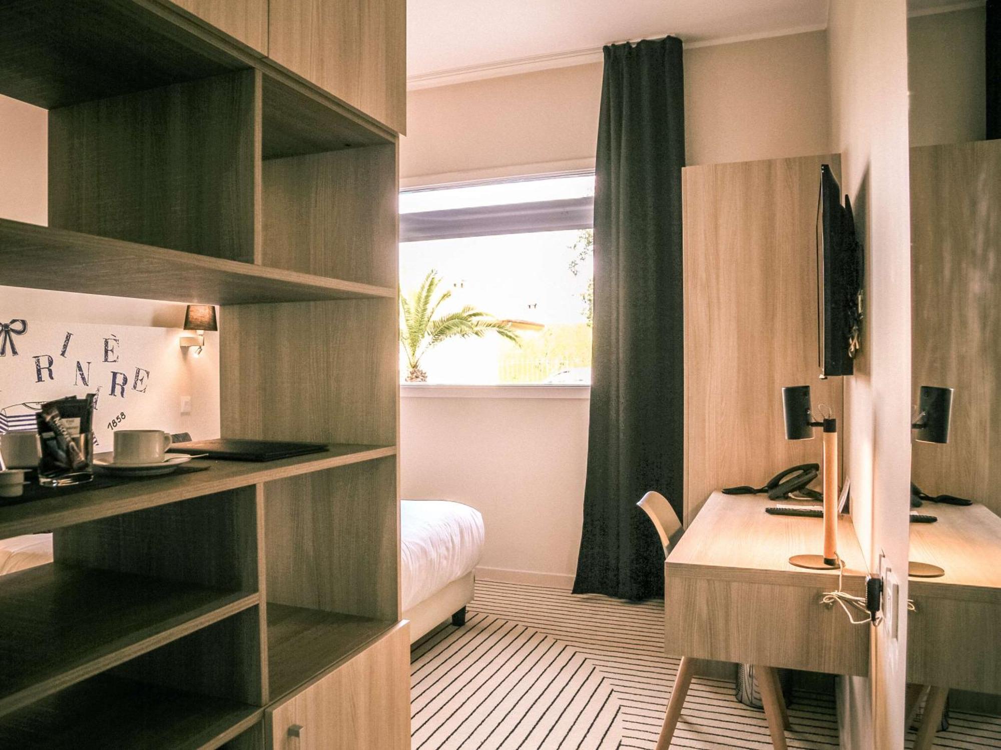 Chambre Lit Queen-Size Classique