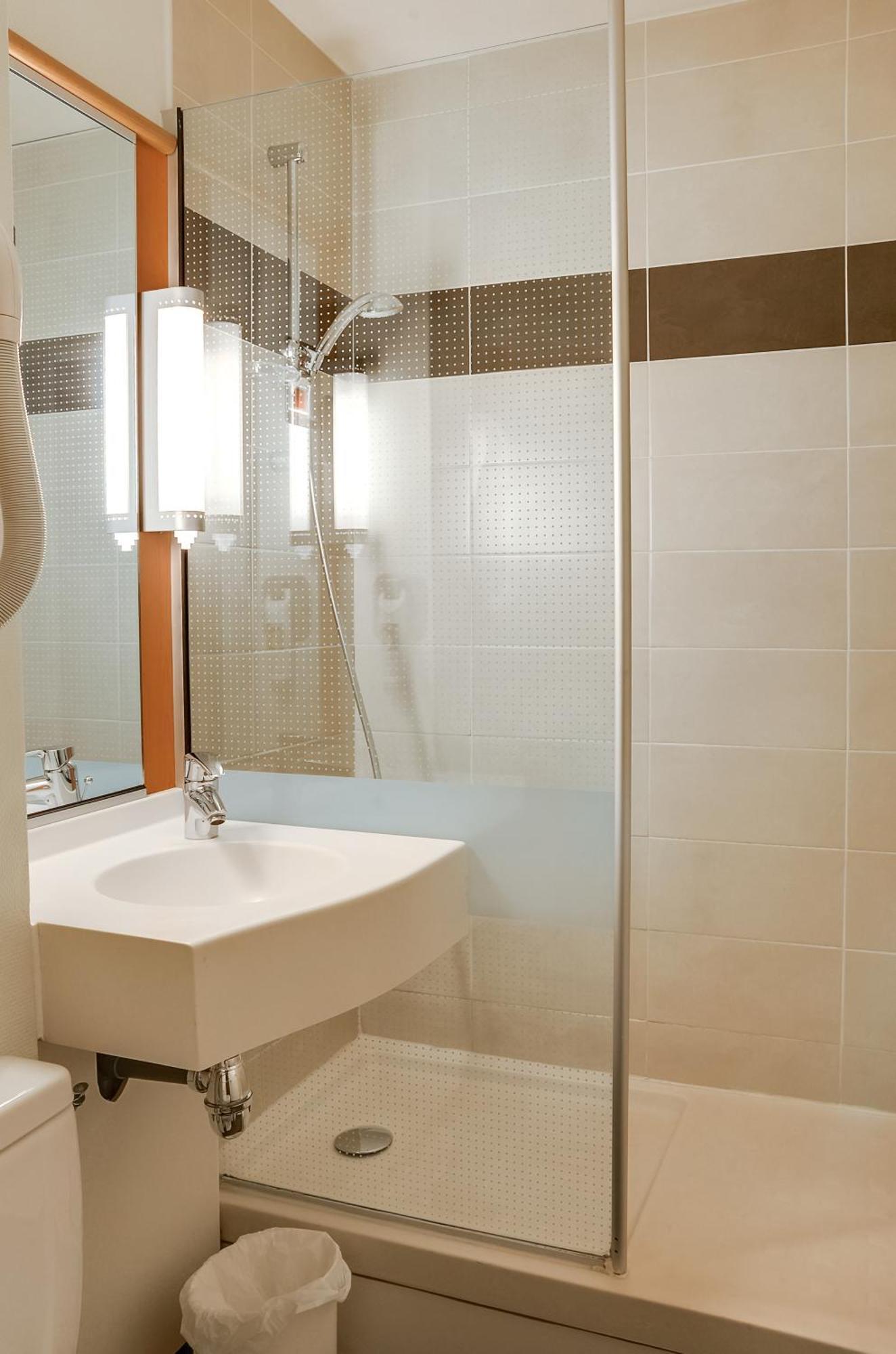 Chambre Standard avec Lit Double et Lits Jumeaux