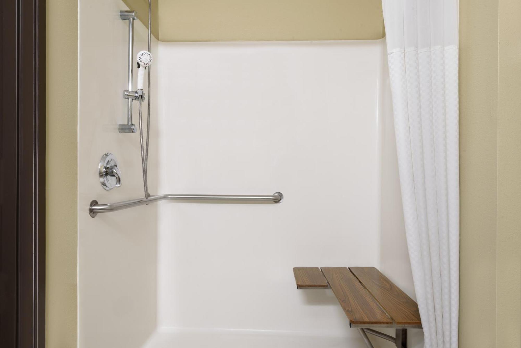 Queen Room - Mobility Access/Non-Smoking