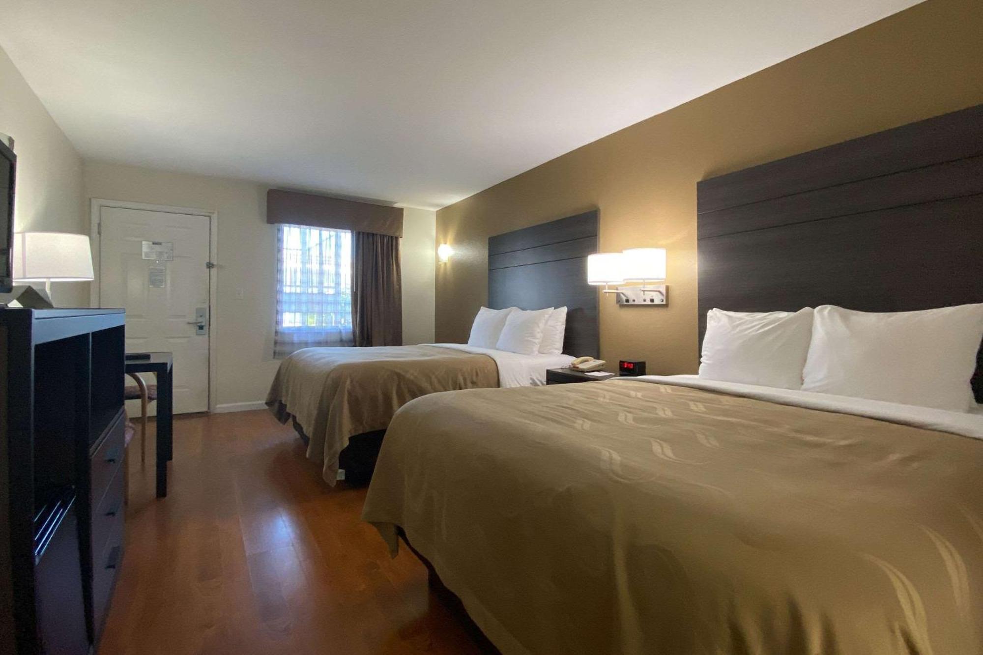 Queen Room with Two Queen Beds - Non-Smoking,1217526046:JPEG