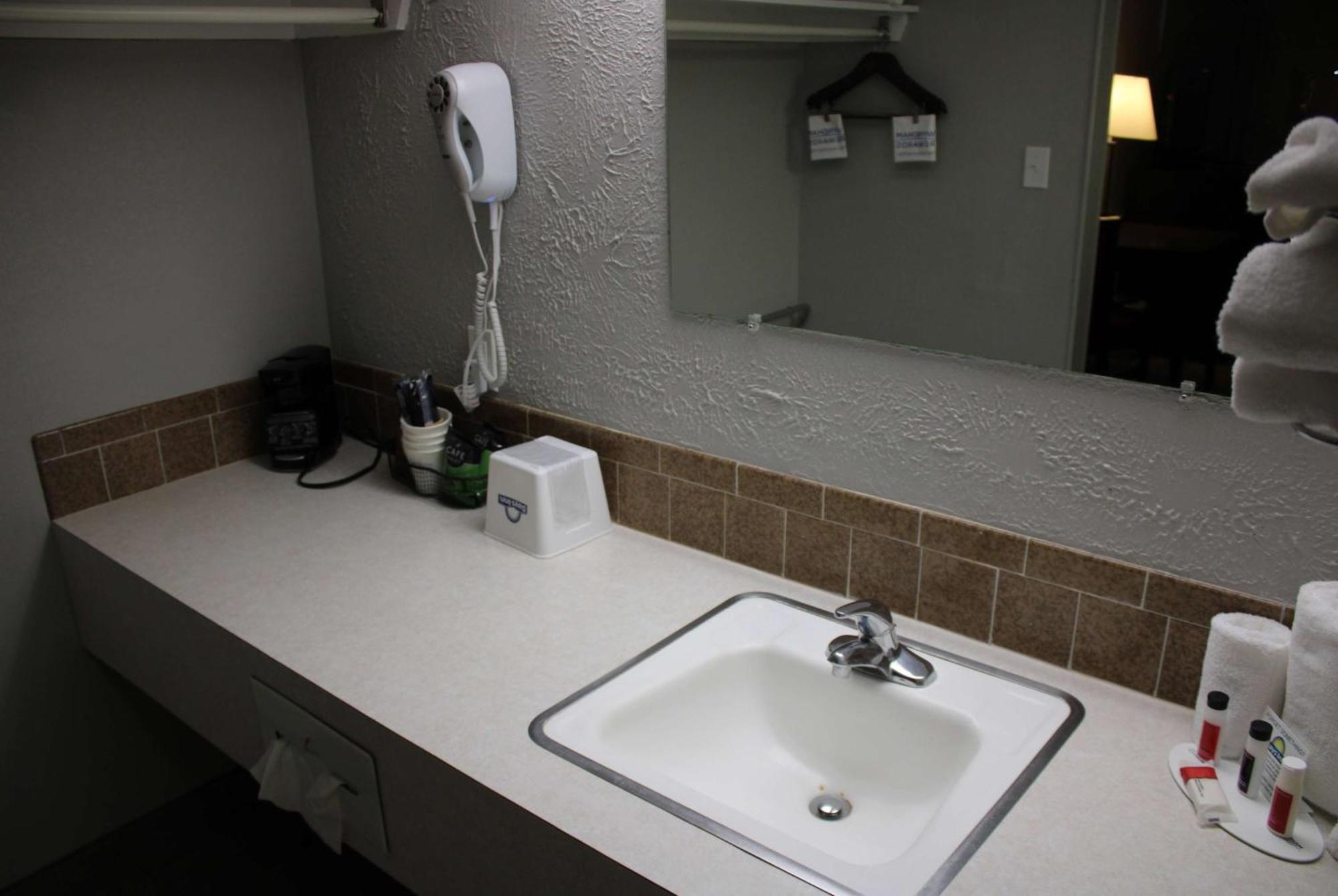 King Room - Non-Smoking,1622099258:JPEG