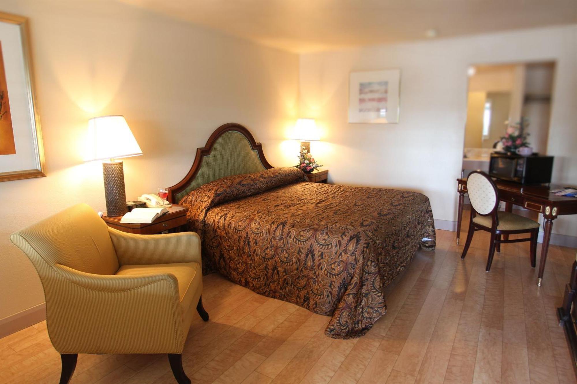 Deluxe King Room