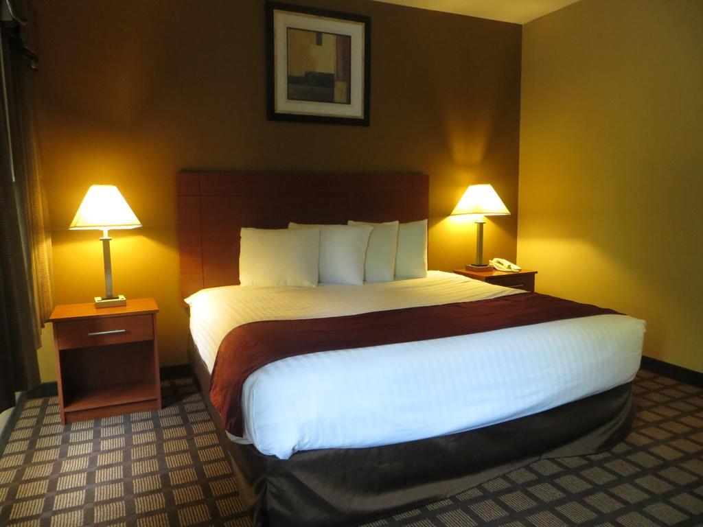 King Room - Disability Access - Non-Smoking