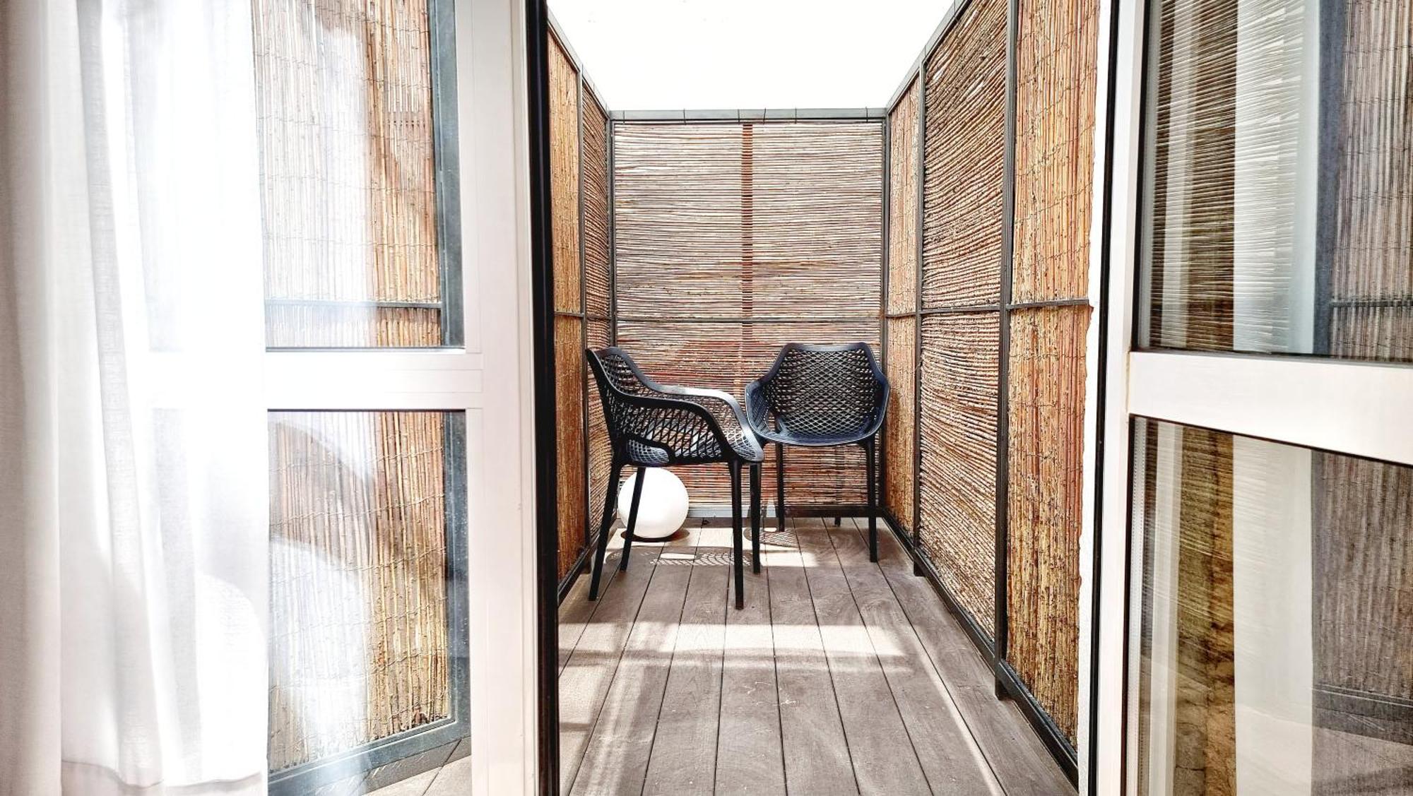 Doppel- oder Zweibettzimmer ohne Außenfenster mit Veranda