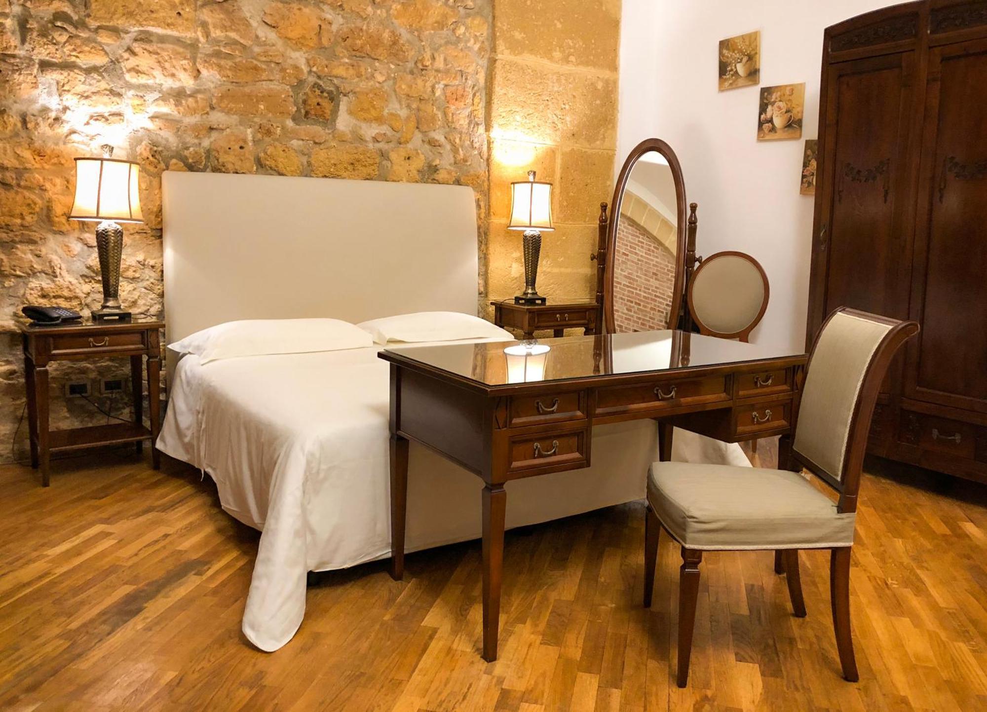 Deluxe Room,1228046735:JPEG