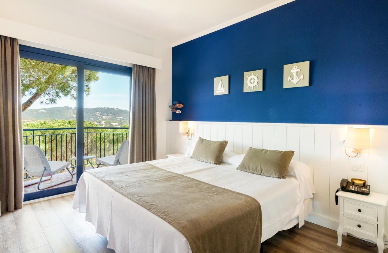 Deluxe Double Room with Balcony and Sea View,1228835171:JPEG