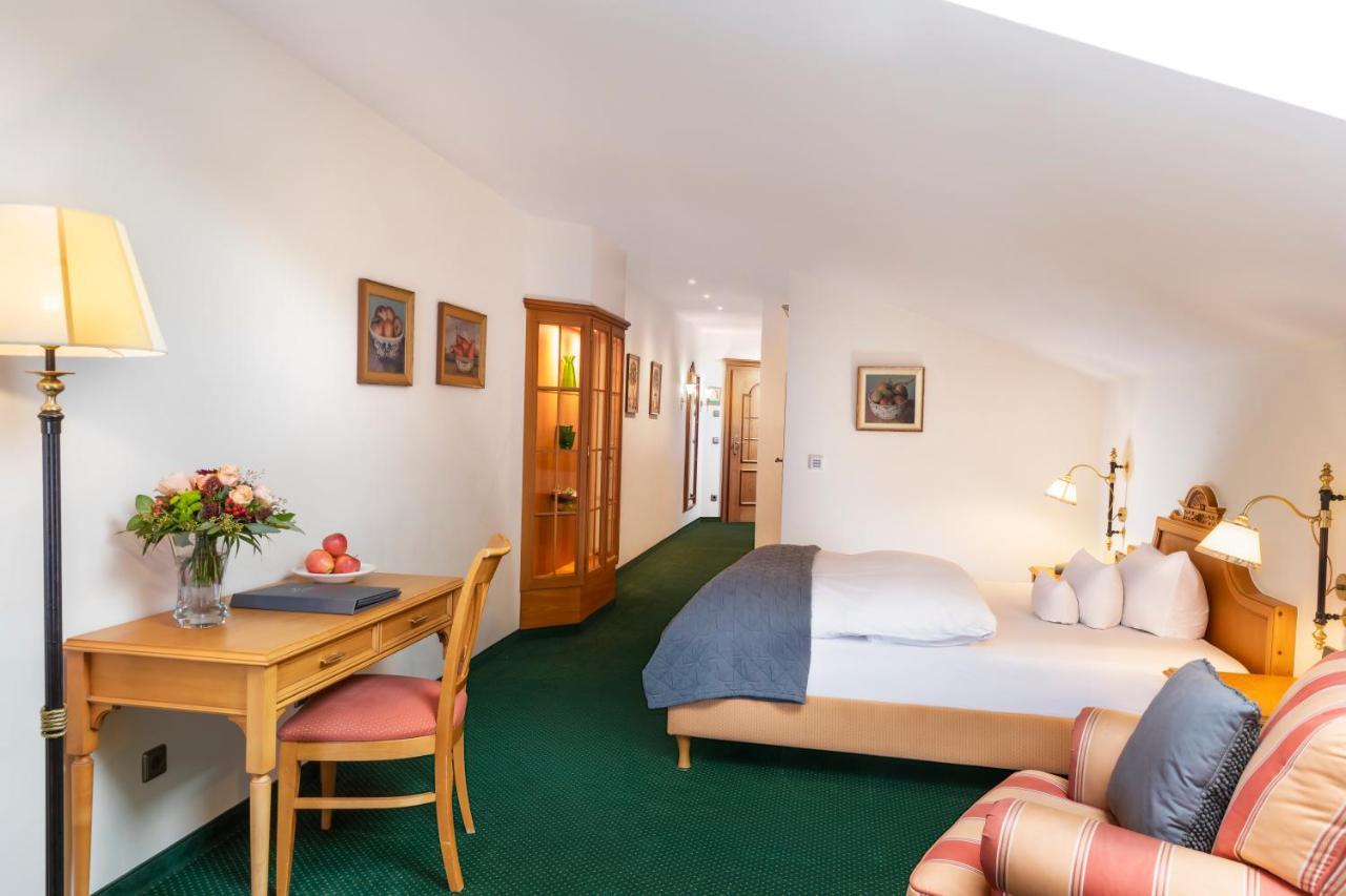Zimmer mit Queensize-Bett