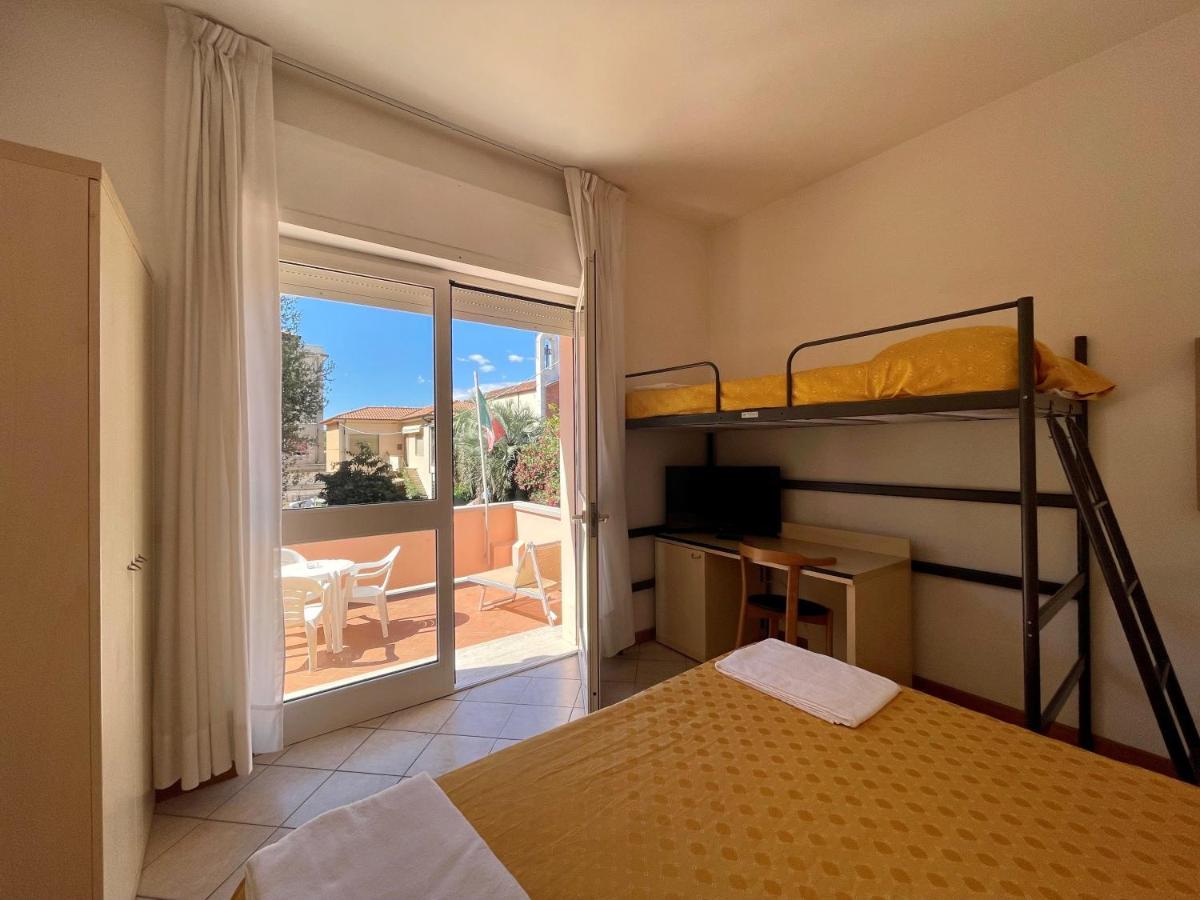 Triple Room,1589129798:JPEG