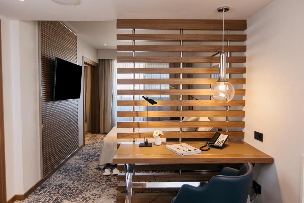 Suite Lit King-Size 1 Chambre avec Canapé-Lit et Balcon