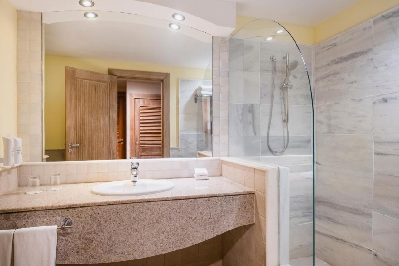 Quarto Perto da Piscina (Apenas 1 Criança até 12 Anos Incluída na Acomodação)