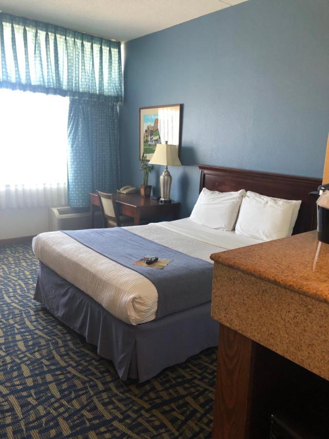 Queen room with 1 Queen bed - Oceanfront - Ground Floor - Patio,1266441268:JPEG
