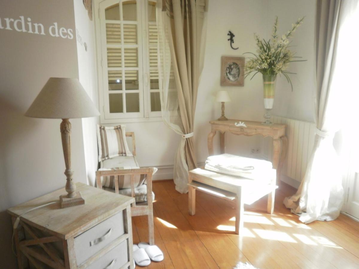 Chambre Double - Vue sur Piscine