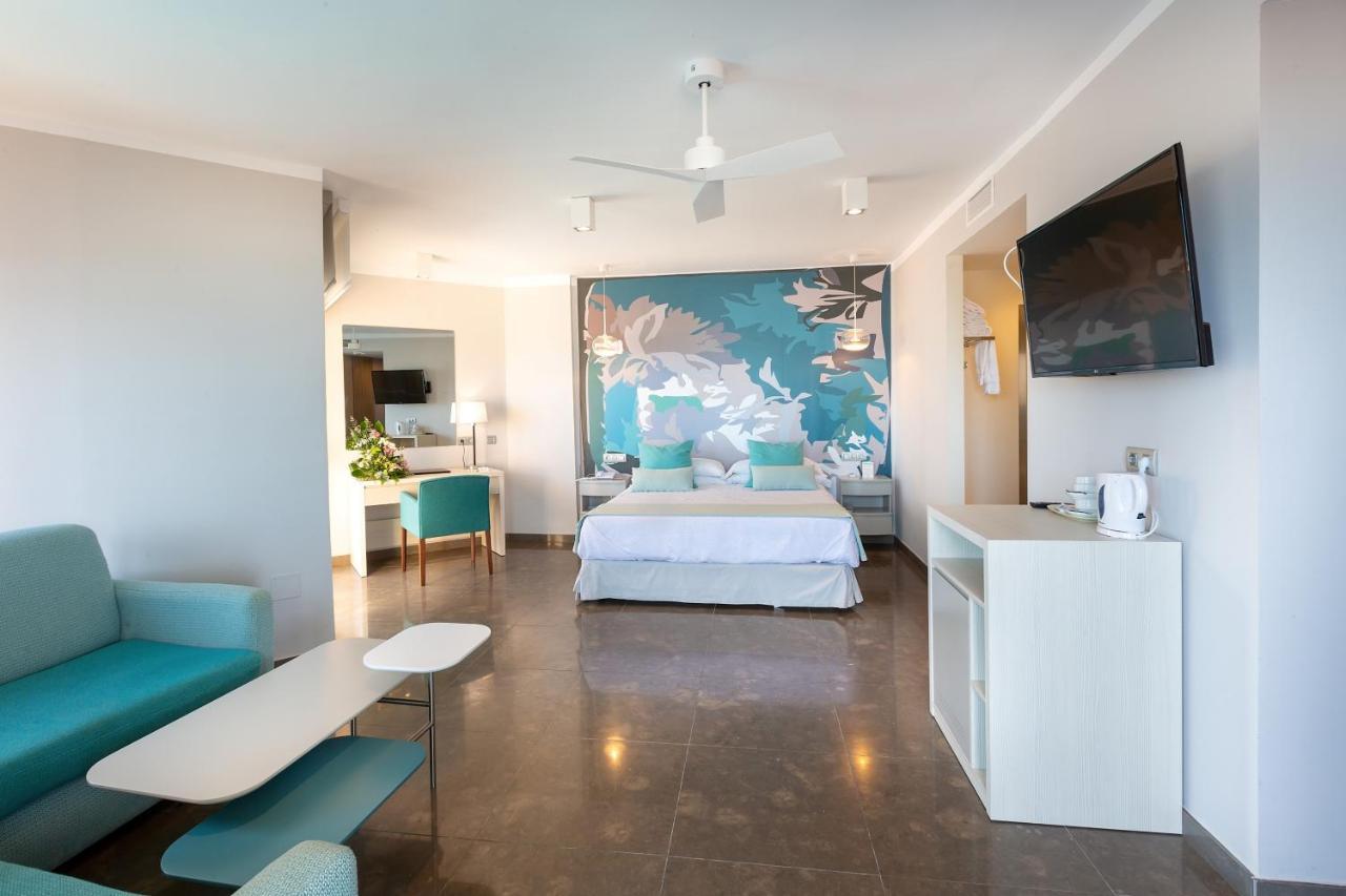 Junior Suite with Frontal Sea View,1553894224:JPEG