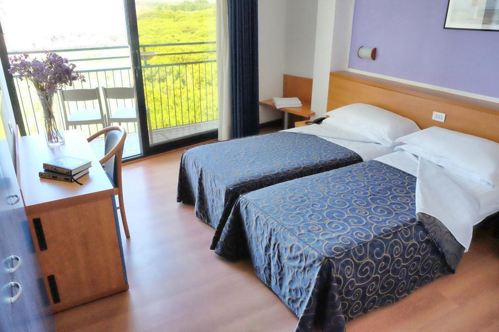 Twin Room with Partial Sea View,1671868104:JPEG